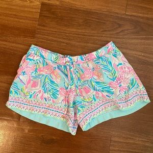 Lilly Pulitzer shorts size Large